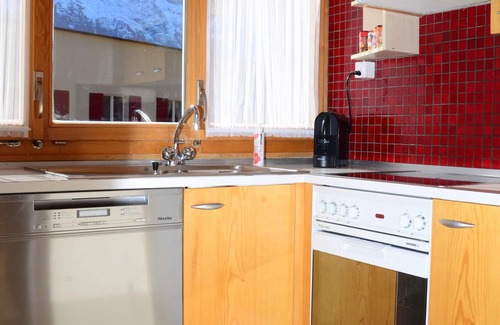 Stechelberg Apartment | Charming and cosy apartment (sleeps 4-6 people) in a beautiful mountain village