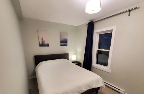 Cornwall Apartment | Charming and Cozy 2 Bed Apt near St Lawrence River