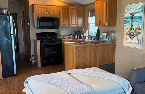 Sherkston Cottage | Charming and cozy 3-bedroom vacation home in Sherkstone shores