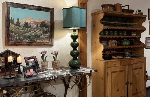 Gstaad Ski Chalet | Charming and cozy chalet in walking distance from the Promenade in Gstaad