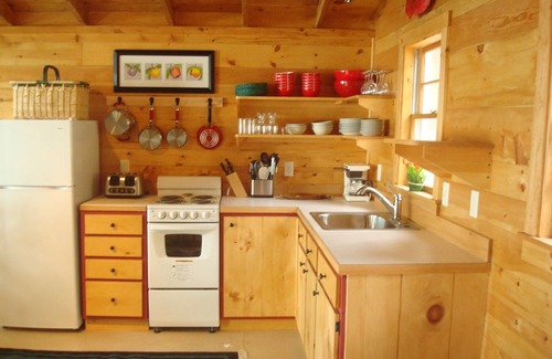 South Casco Cottage | Charming and cozy Maine cottage with picturesque views of Sebago Lake!