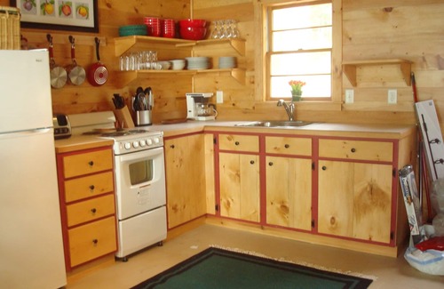 South Casco Cottage | Charming and cozy Maine cottage with picturesque views of Sebago Lake!