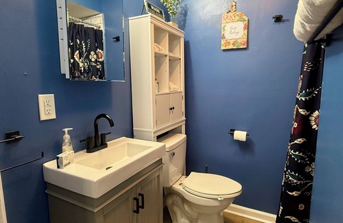 Fountain Square House | Charming and Cozy One-Bedroom Retreat in the Heart of Fountain Square