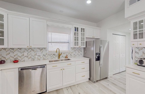 Flower Mound House | Charming and fully updated 3-bedroom house in Flower Mound with WiFi, AC.