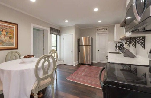 Clermont House | Charming and Historic Southern Homestead
