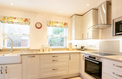 Witney Cottage | Charming and luxury getaway cottage in Cotswolds