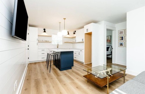 Mount Pleasant Apartment | Charming and modern guest house in the heart of Mount Pleasant