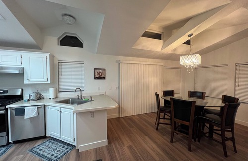 Castro Valley House | Charming and peaceful 3-bedroom house in delightful Castro Valley with VIEWS!
