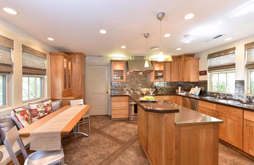 St. Helena Cottage | Charming and Romantic Historic Saint Helena Cottage