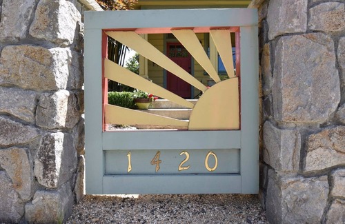 St. Helena Cottage | Charming and Romantic Historic Saint Helena Cottage