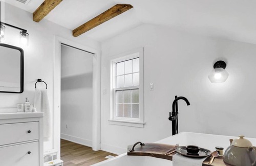 Sparta House | Charming and Rustic Farmhouse-style home in the heart of Sparta, ON