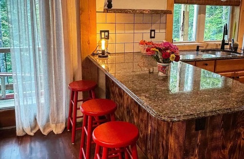 Townshend House | Charming and secluded 3-bedroom house in beautiful Townshend, Vermont with WiFi