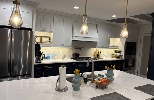 Landmark House | Charming and Spacious Luxury Townhome in Alexandria, VA with Parking!