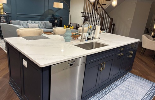 Landmark House | Charming and Spacious Luxury Townhome in Alexandria, VA with Parking!