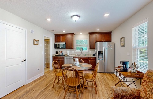Fernandina Beach Apartment | Charming apartment with beautiful marsh views and shared patio