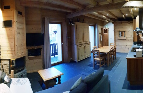 Saint-Marcel Cottage | Charming apartment in a chalet in the heart of the 3 Valleys