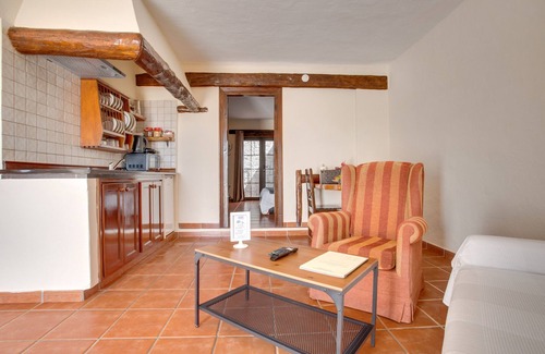 La Asomada Apartment | Charming Apartment "1" with Terrace, Community Pool & Wi-Fi