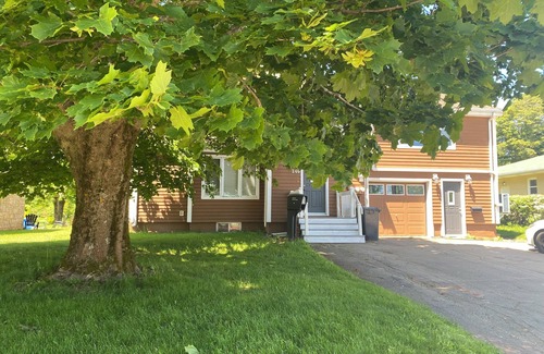 Summerside Apartment | Charming apartment in fabulous Summerside with AC, WiFi