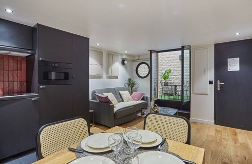 Madeleine Apartment | Charming Apartment Faubourg St Honore Madeleine