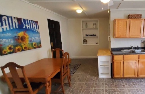 Lemay Apartment | Charming Apartment Great For Traveling Nurses