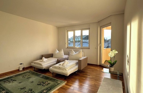 Unterdobling Condo | Charming Apartment - great connection to Vienna's city center, bright, stylish