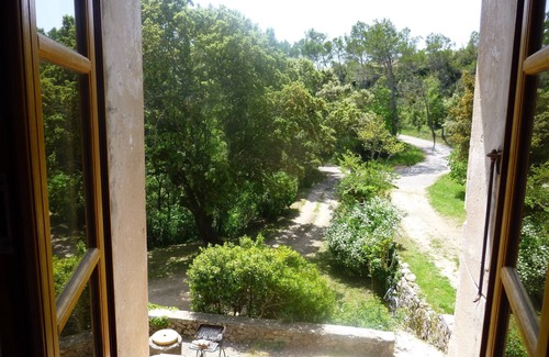 Le Thoronet Cottage | Charming apartment in a Provencal country house, private beach, riverside