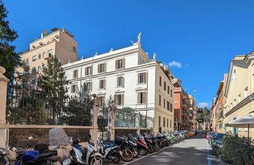 Celio Apartment | Charming apartment in a 1910s building 2 min walk from the Colosseum