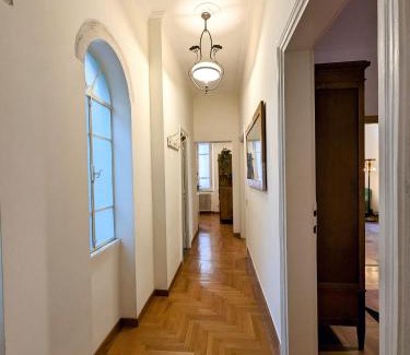 Celio Apartment | Charming apartment in a 1910s building 2 min walk from the Colosseum