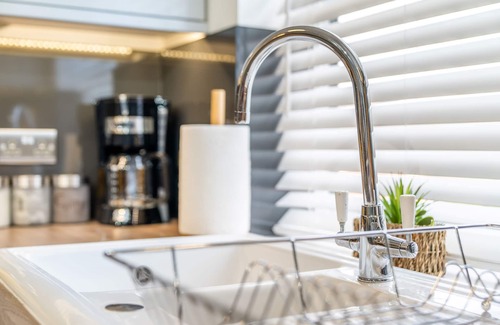 Andover Apartment | Charming Apartment In Andover Town Centre 55' 4K Smart TV Netflix