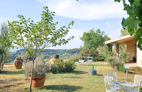 Empoli Apartment | Charming apartment in country house with shared pool garden with stunning views