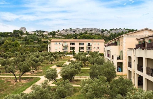 Paradou Apartment | Charming Apartment in Provence with Terrace