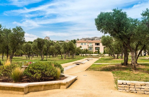 Paradou Apartment | Charming Apartment in Provence with Terrace