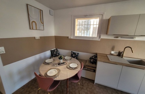 Surgeres Apartment | Charming apartment in a house with character