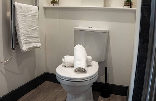 Giltbrook Apartment | Charming apartment in amazing Ilkeston with WiFi