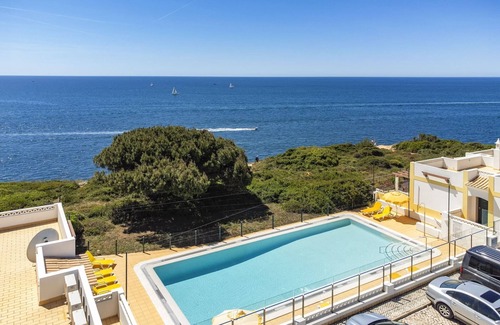 Benagil House | Charming apartment in Benagil with pool
