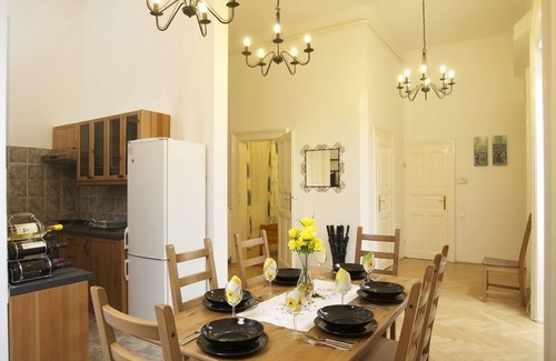 Palace District Apartment | Charming Apartment in the Heart of Budapest – Spacious, Central, up to 7 people