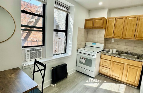 Dyker Heights Apartment | Charming apartment in fantastic Brooklyn with WiFi, AC