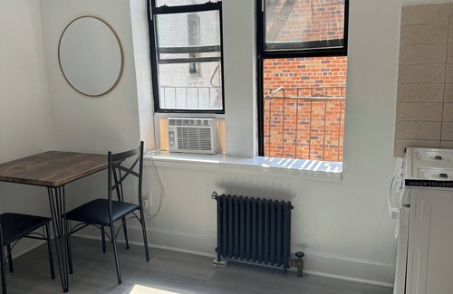 Dyker Heights Apartment | Charming apartment in fantastic Brooklyn with WiFi, AC