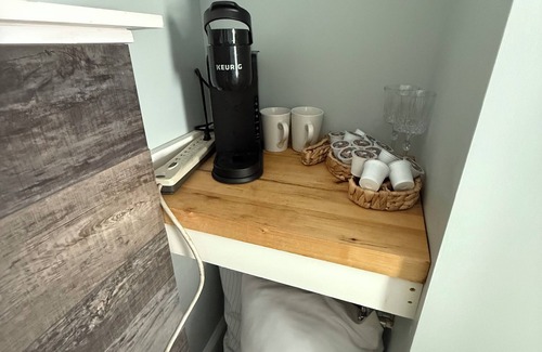 Pawcatuck Apartment | Charming apartment in fabulous Westerly with AC, WiFi