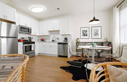 Virginia Highland Apartment | Charming Apartment in Virginia Highland!