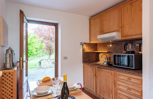 Verrand Apartment | Charming Apartment with Garden in Courmay, Courmayeur, Italy