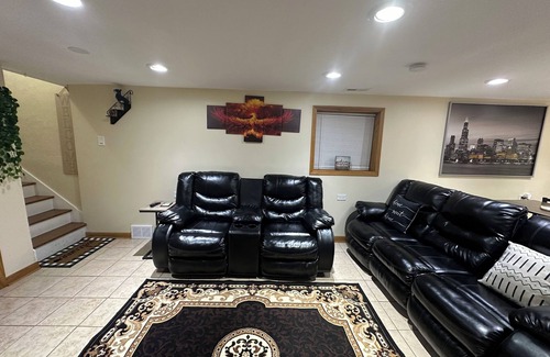 Cragin House | Charming apartment king bed with AC, WiFi