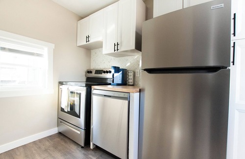 West Central Apartment | Charming apartment near Parkview Stadium in Fort Wayne