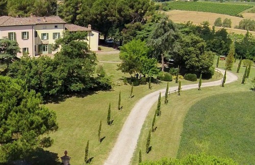 Dozza Apartment | Charming apartment "Natalia" in historical Villa Calanco on the hills of Dozza
