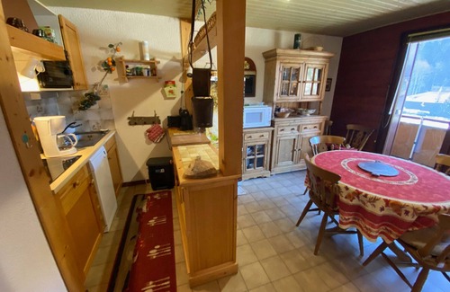 Abondance Apartment | Charming apartment near center, includes parking