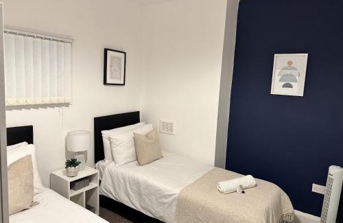 Huyton Apartment | Charming Apartment Near Broad Green Hospital