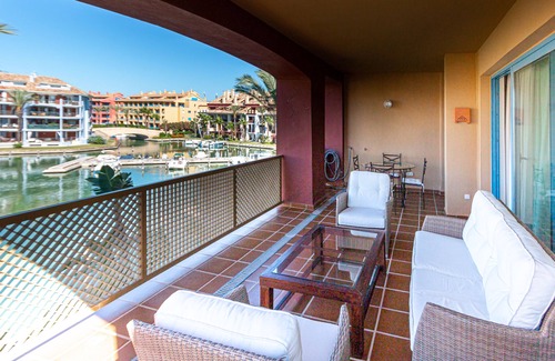 Sotogrande Apartment | Charming apartment/Precioso apartamento en la Marina del Puerto de Sotogrande.
