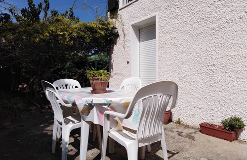 Ajac House | CHARMING APARTMENT QUIET IN GREAT HOUSE