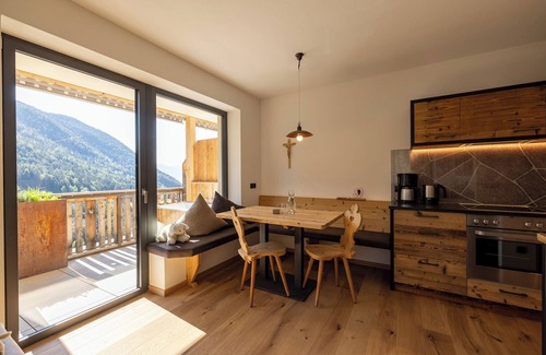 Collepietra Apartment | Charming Apartment “Sonnleiten Sonnenalm” with Mountain View