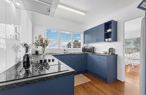 Devonport Apartment | Charming Apartment, Steps from Everything!